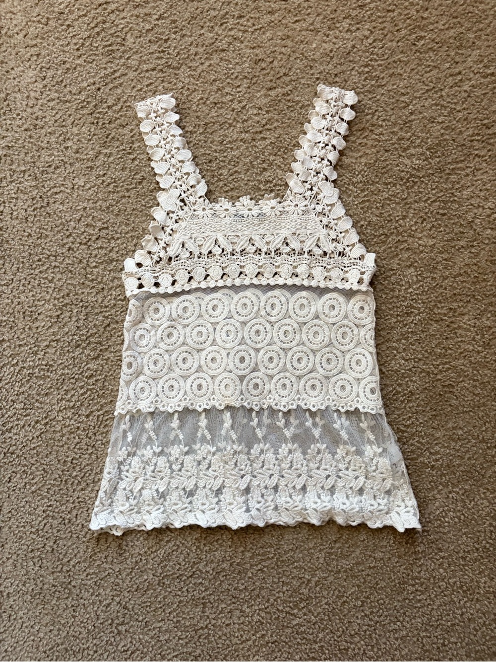 ISSI White Crochet Lace Tank Top